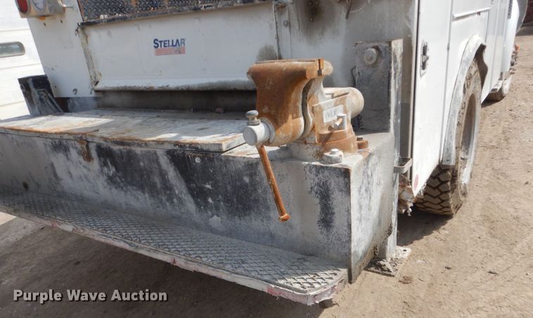 image for item FX9073 2003 Kenworth T300 service truck with crane