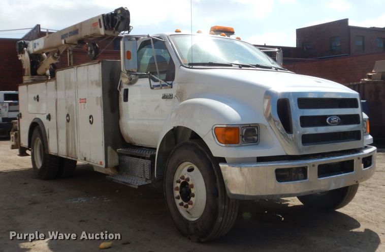 image for item FX9074 2011 Ford F750 Super Duty service truck with crane