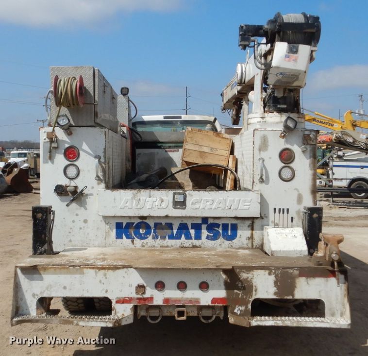 image for item FX9074 2011 Ford F750 Super Duty service truck with crane