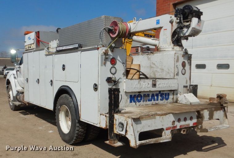 image for item FX9074 2011 Ford F750 Super Duty service truck with crane