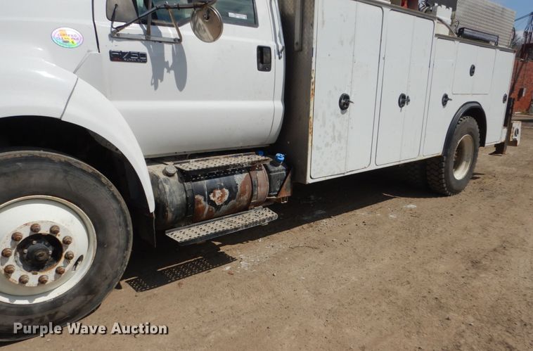 image for item FX9074 2011 Ford F750 Super Duty service truck with crane