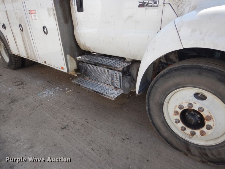 image for item FX9074 2011 Ford F750 Super Duty service truck with crane