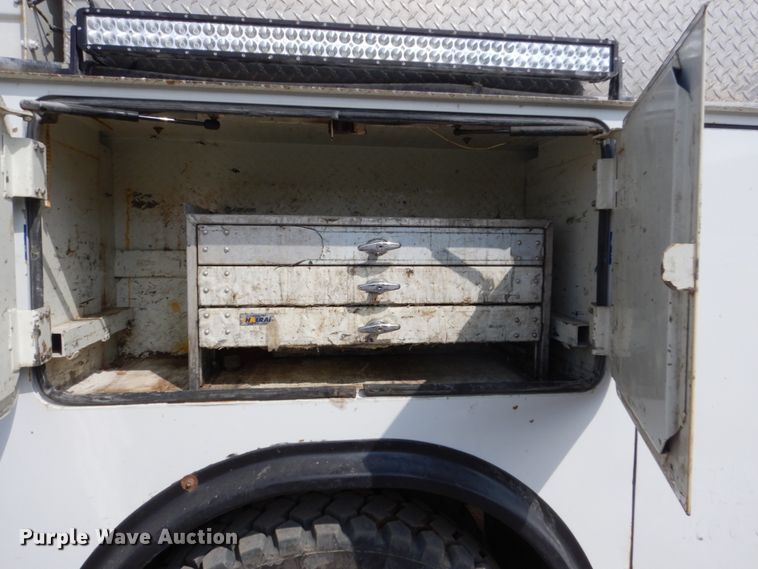 image for item FX9074 2011 Ford F750 Super Duty service truck with crane