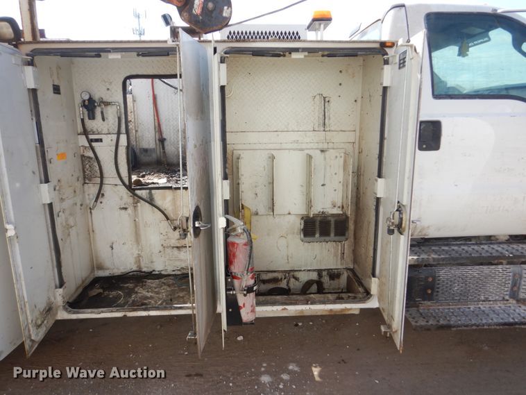 image for item FX9074 2011 Ford F750 Super Duty service truck with crane