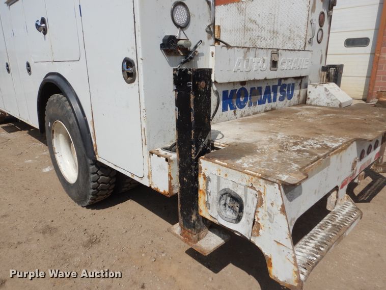 image for item FX9074 2011 Ford F750 Super Duty service truck with crane