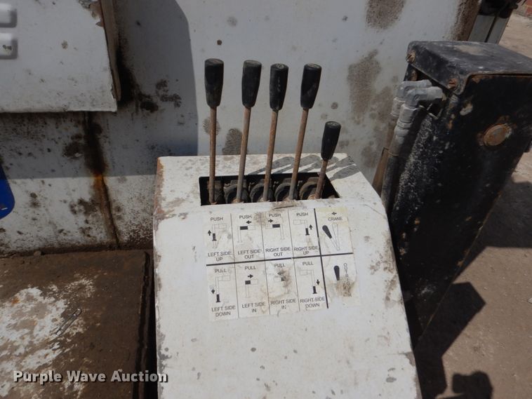 image for item FX9074 2011 Ford F750 Super Duty service truck with crane