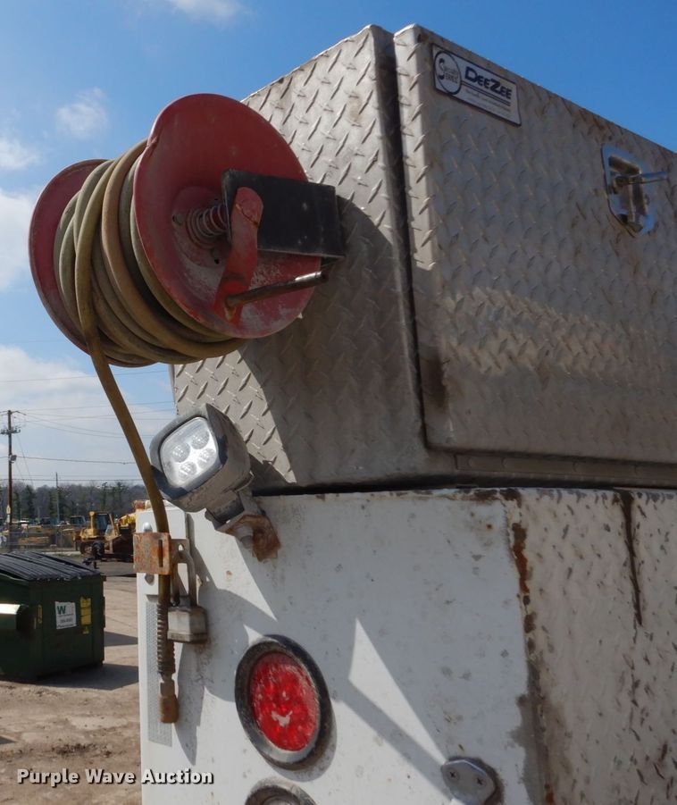 image for item FX9074 2011 Ford F750 Super Duty service truck with crane