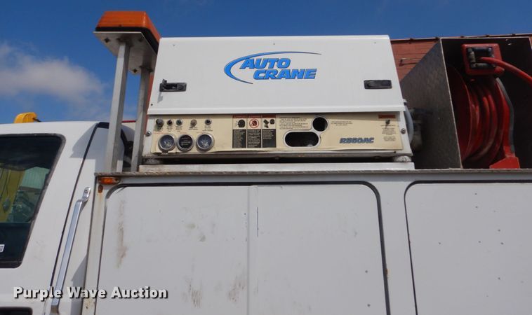 image for item FX9074 2011 Ford F750 Super Duty service truck with crane