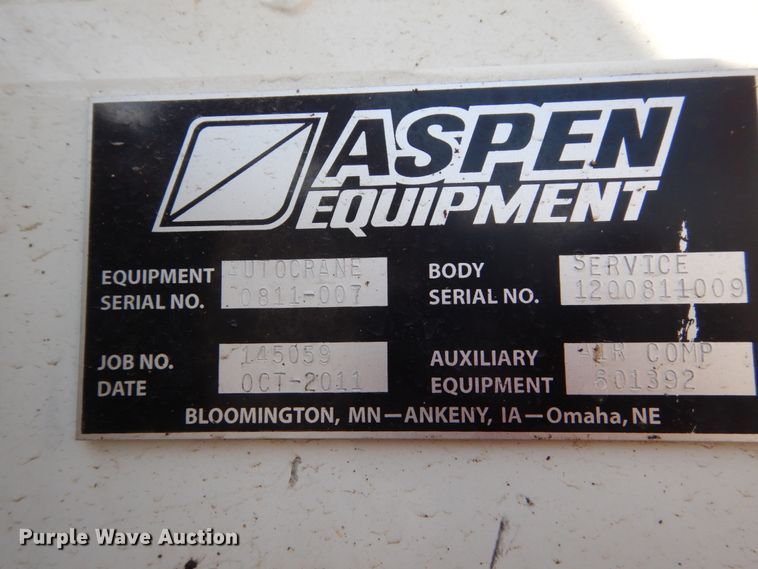 image for item FX9074 2011 Ford F750 Super Duty service truck with crane