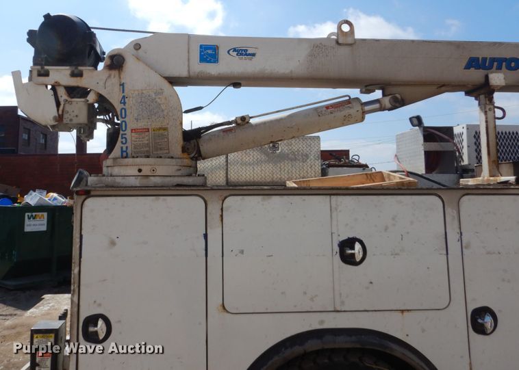 image for item FX9074 2011 Ford F750 Super Duty service truck with crane