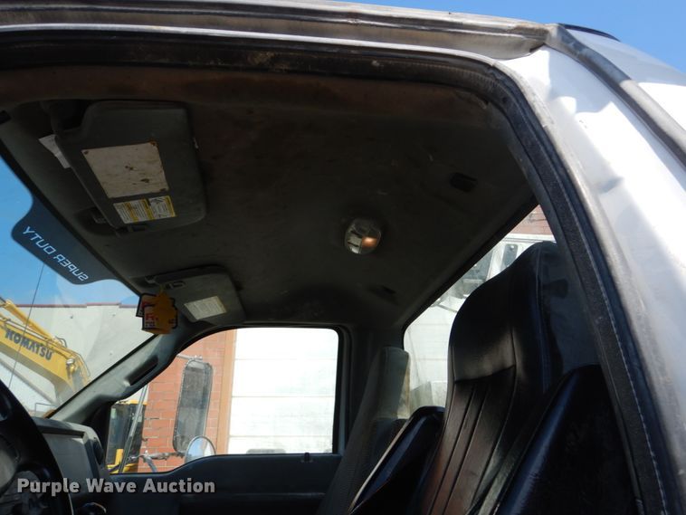 image for item FX9074 2011 Ford F750 Super Duty service truck with crane