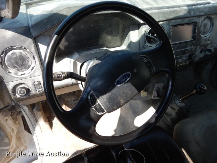 image for item FX9074 2011 Ford F750 Super Duty service truck with crane