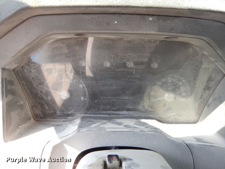 image for item FX9074 2011 Ford F750 Super Duty service truck with crane