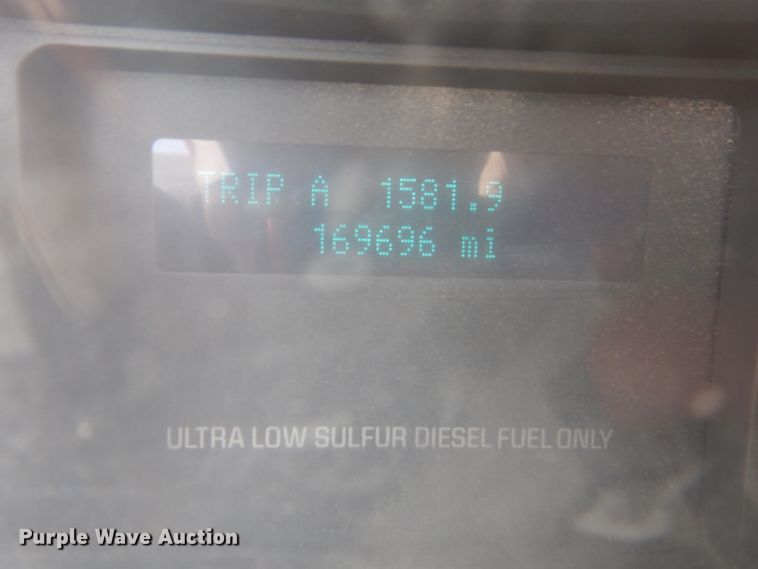 image for item FX9074 2011 Ford F750 Super Duty service truck with crane