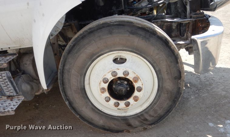 image for item FX9074 2011 Ford F750 Super Duty service truck with crane