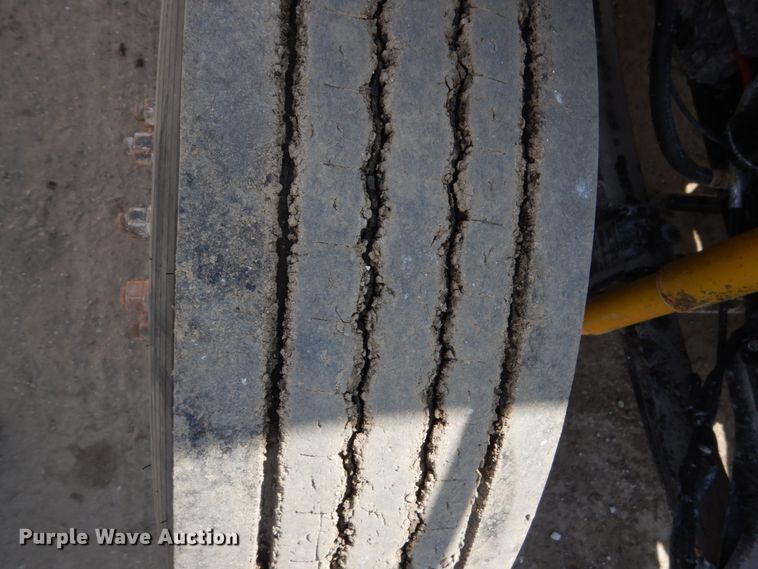 image for item FX9074 2011 Ford F750 Super Duty service truck with crane