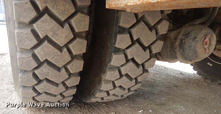 image for item FX9074 2011 Ford F750 Super Duty service truck with crane