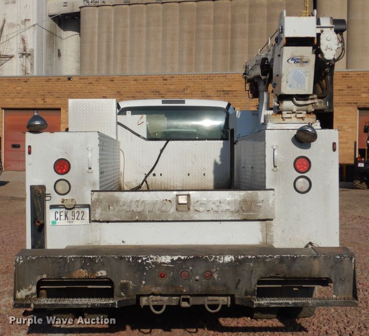 image for item FX9076 2013 Ford F650 Super Duty service truck with crane