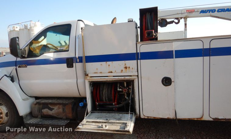 image for item FX9076 2013 Ford F650 Super Duty service truck with crane