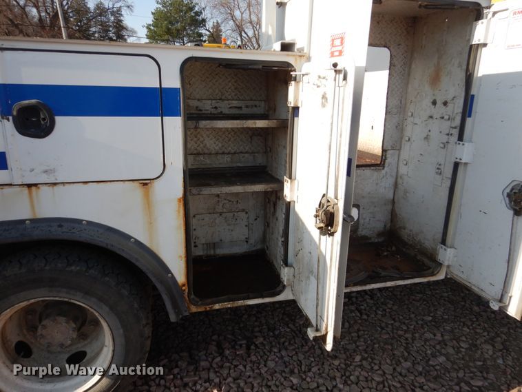 image for item FX9076 2013 Ford F650 Super Duty service truck with crane