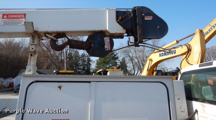 image for item FX9076 2013 Ford F650 Super Duty service truck with crane