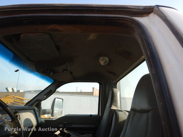 image for item FX9076 2013 Ford F650 Super Duty service truck with crane