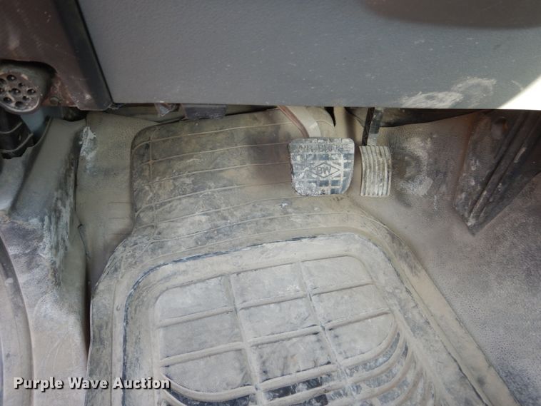 image for item FX9076 2013 Ford F650 Super Duty service truck with crane