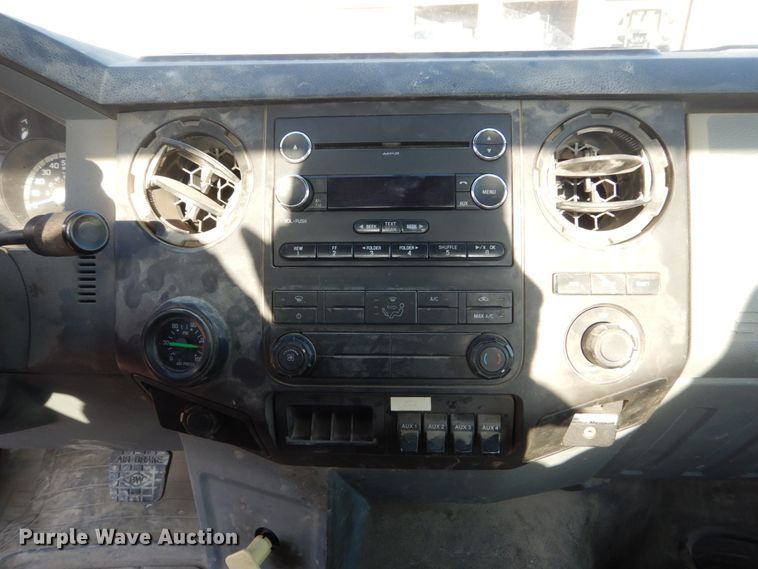 image for item FX9076 2013 Ford F650 Super Duty service truck with crane