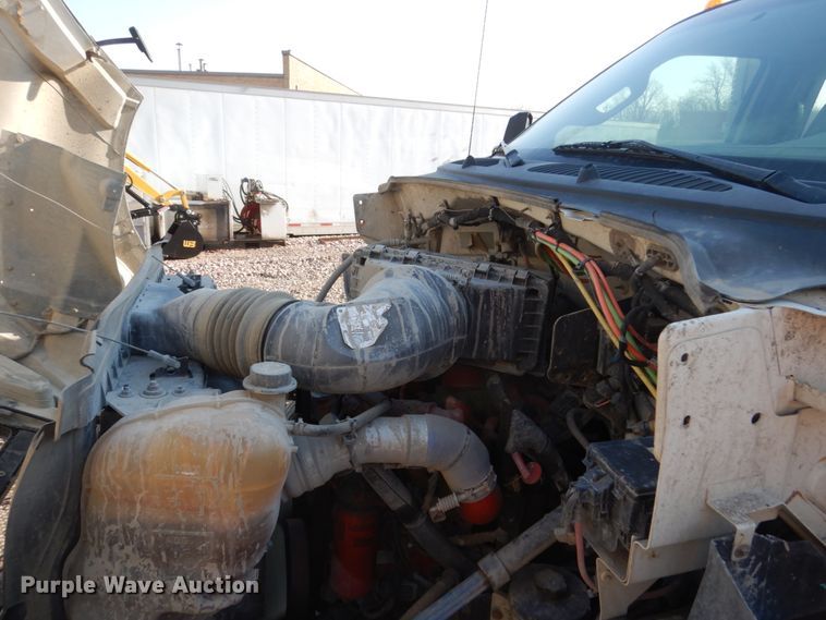 image for item FX9076 2013 Ford F650 Super Duty service truck with crane