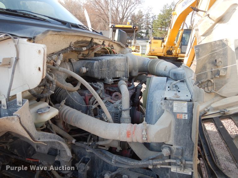 image for item FX9076 2013 Ford F650 Super Duty service truck with crane