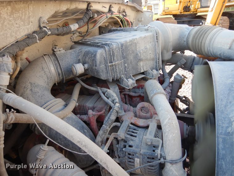 image for item FX9076 2013 Ford F650 Super Duty service truck with crane