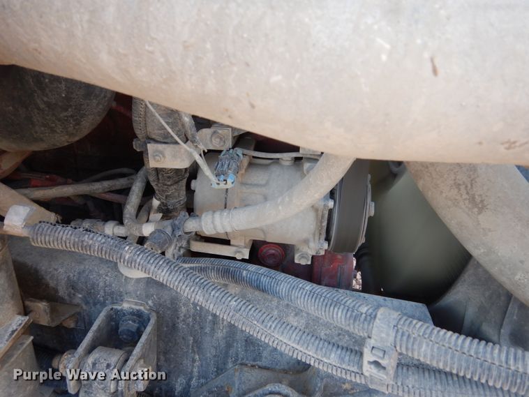 image for item FX9076 2013 Ford F650 Super Duty service truck with crane