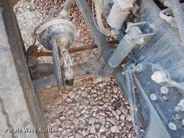 image for item FX9076 2013 Ford F650 Super Duty service truck with crane