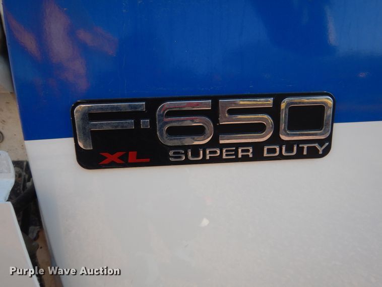 image for item FX9076 2013 Ford F650 Super Duty service truck with crane