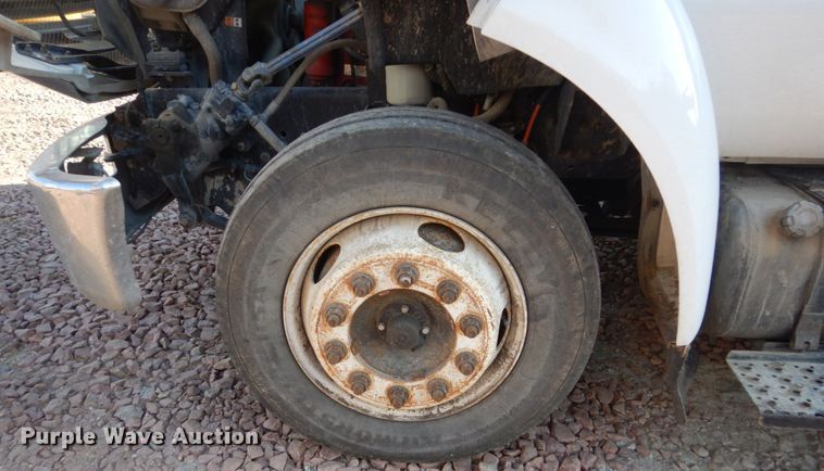 image for item FX9076 2013 Ford F650 Super Duty service truck with crane