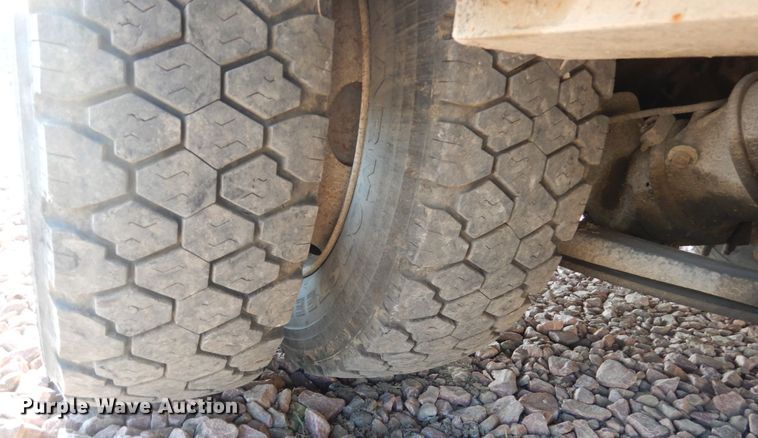 image for item FX9076 2013 Ford F650 Super Duty service truck with crane