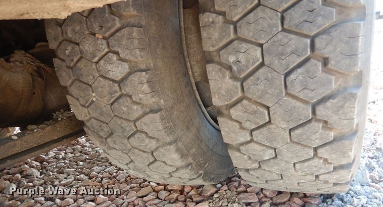 image for item FX9076 2013 Ford F650 Super Duty service truck with crane