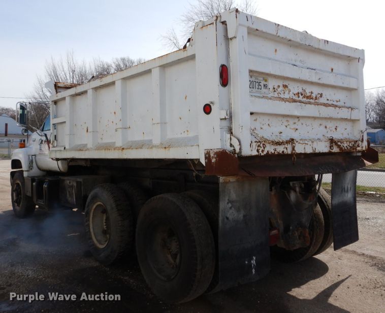 image for item GB9829 1991 GMC TopKick dump truck
