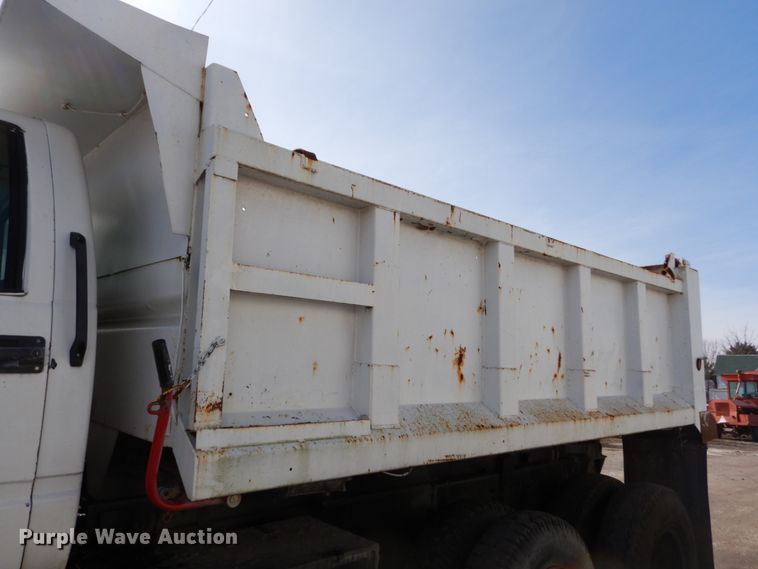 image for item GB9829 1991 GMC TopKick dump truck
