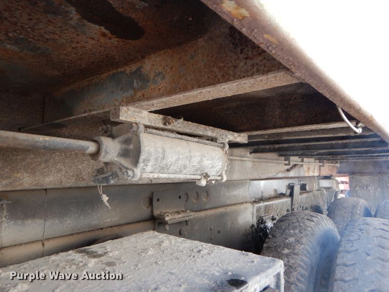 image for item GB9829 1991 GMC TopKick dump truck