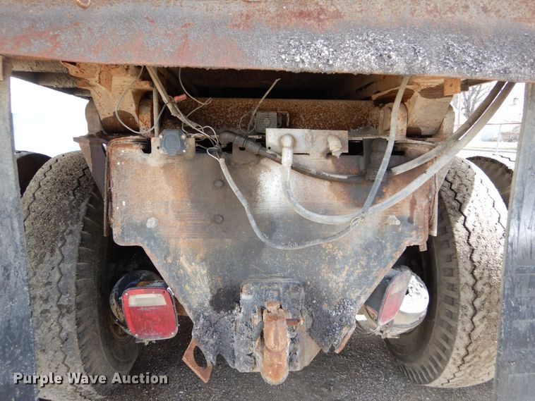 image for item GB9829 1991 GMC TopKick dump truck