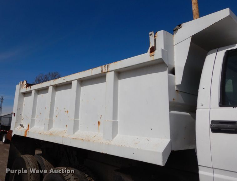 image for item GB9829 1991 GMC TopKick dump truck