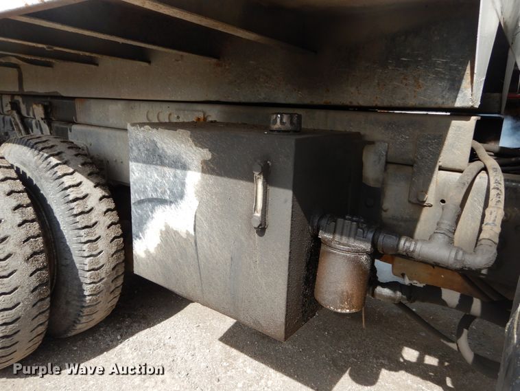 image for item GB9829 1991 GMC TopKick dump truck