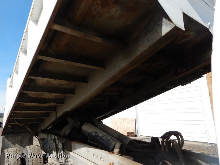 image for item GB9829 1991 GMC TopKick dump truck