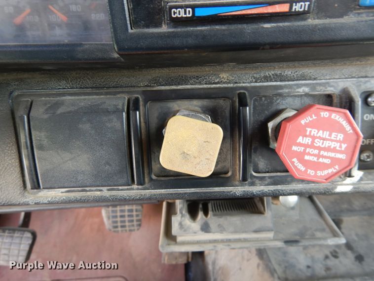 image for item GB9829 1991 GMC TopKick dump truck