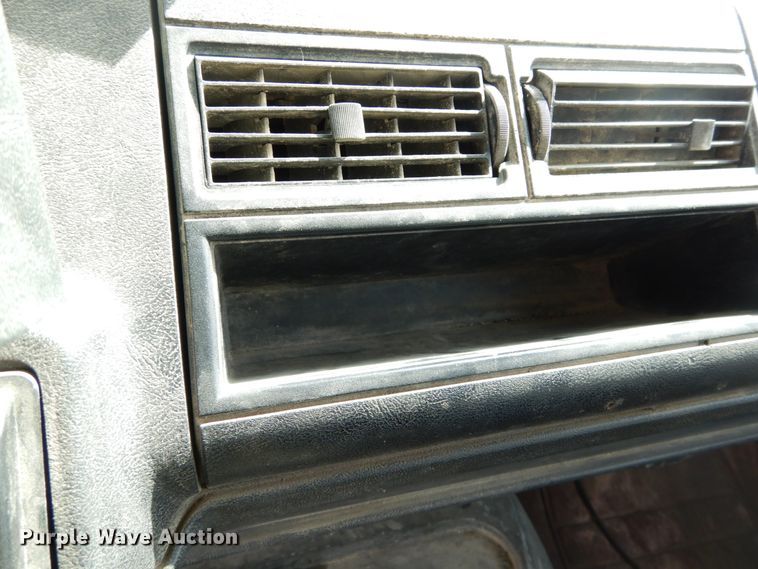 image for item GB9829 1991 GMC TopKick dump truck