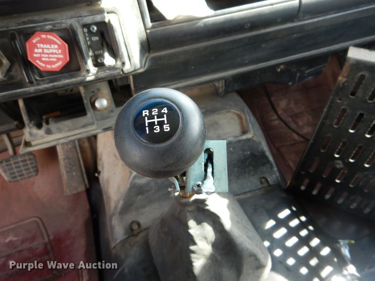 image for item GB9829 1991 GMC TopKick dump truck