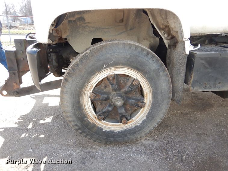 image for item GB9829 1991 GMC TopKick dump truck