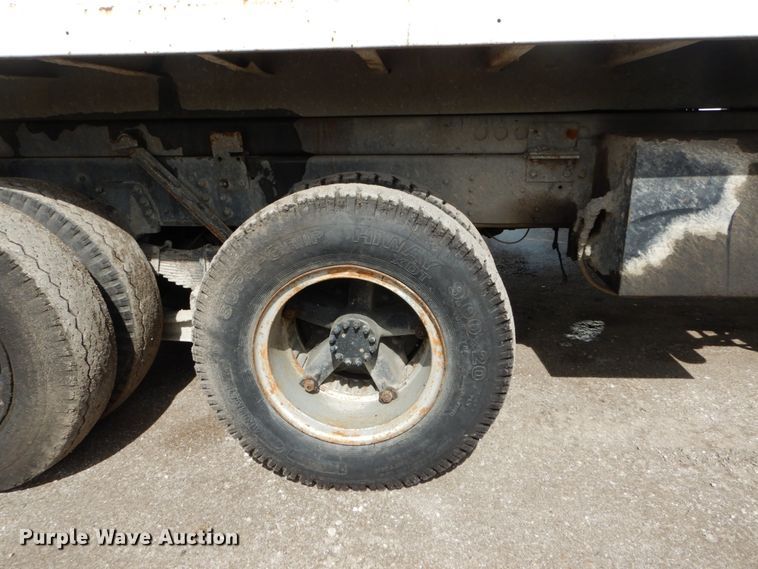 image for item GB9829 1991 GMC TopKick dump truck