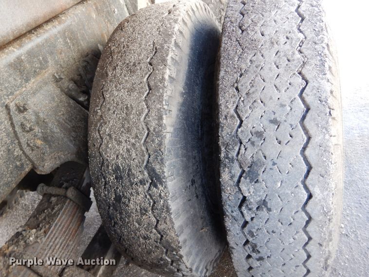 image for item GB9829 1991 GMC TopKick dump truck